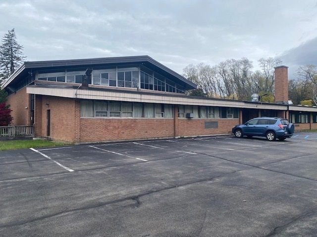 45 MacArthur Dr, Schenectady, NY 12302